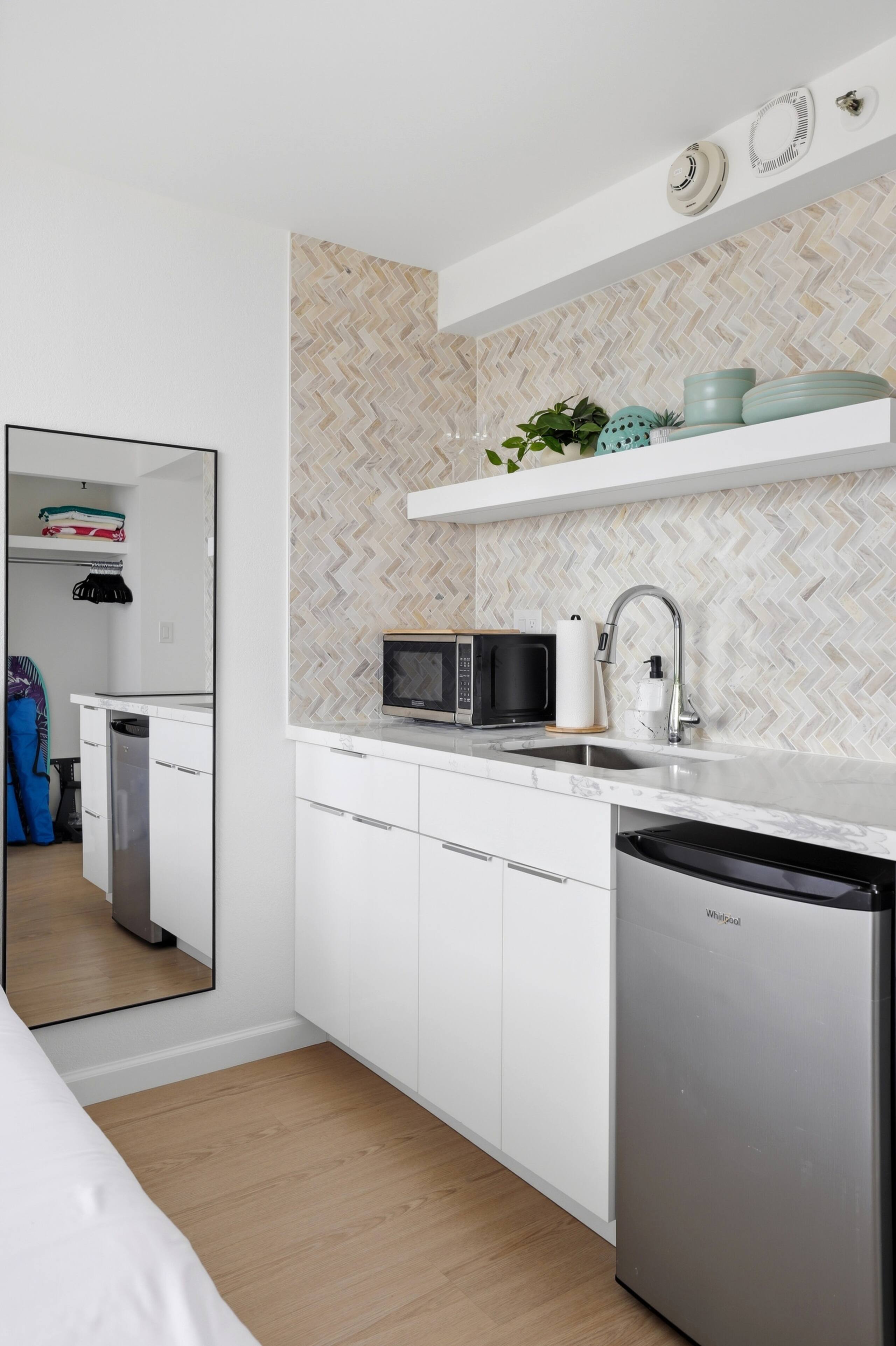 [New] Ocean View 2 bedroom 2 bath in Waikiki - Photo 12