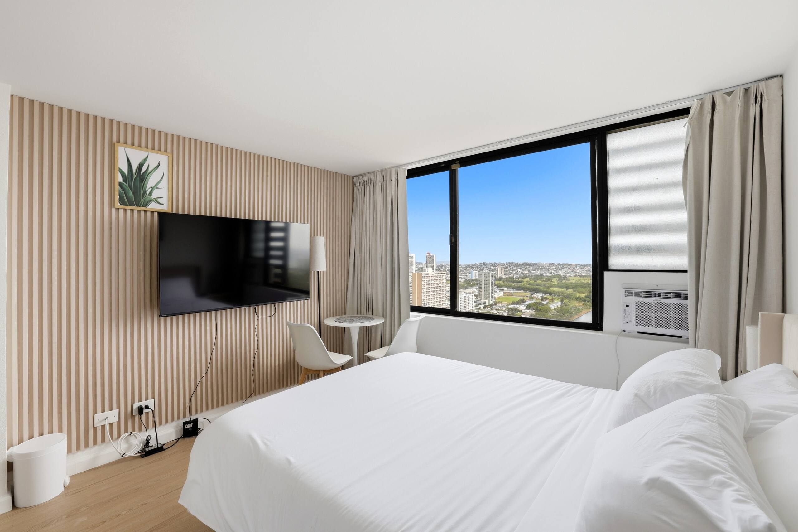 [New] Ocean View 2 bedroom 2 bath in Waikiki - Photo 23