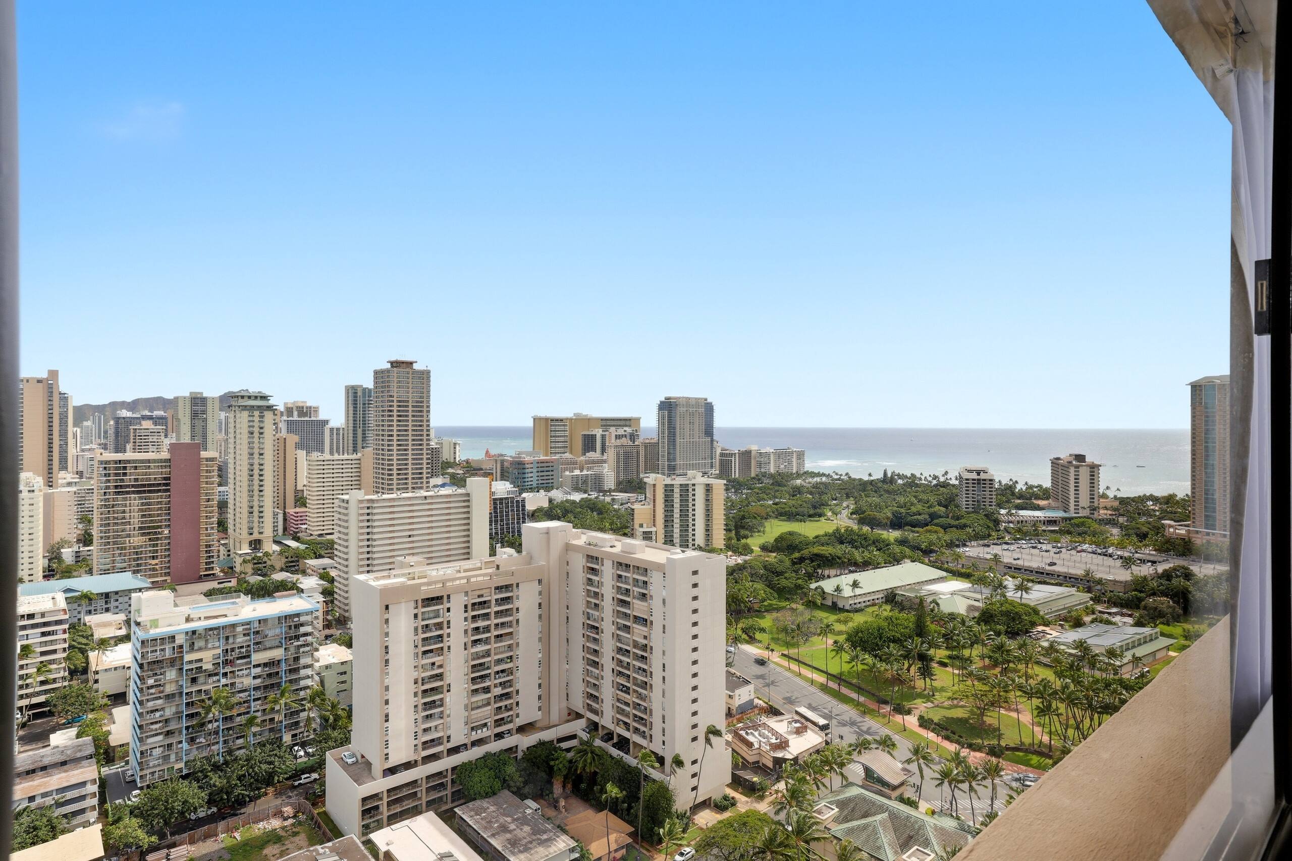 [New] Ocean View 2 bedroom 2 bath in Waikiki - Photo 46