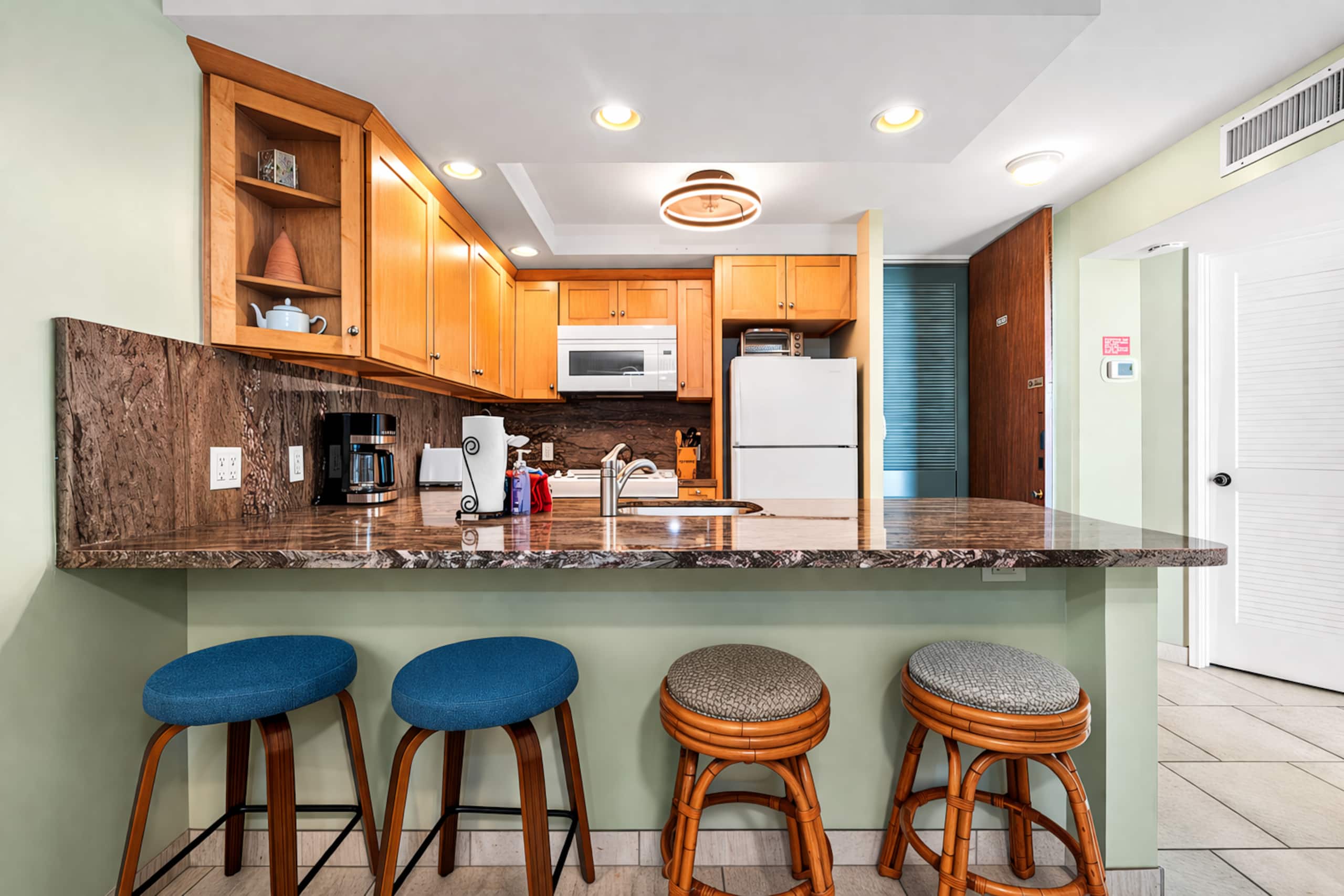 Condo in Kailua-Kona · ★4.93 · 1 bedroom · 2 beds · 1 bath - Image 6