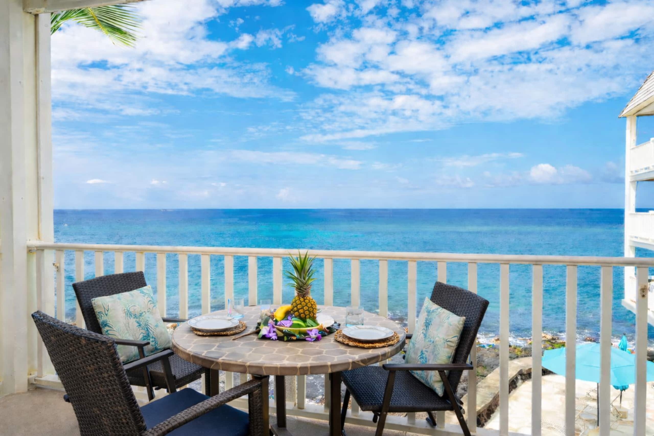 Condo in Kailua-Kona · ★4.93 · 1 bedroom · 2 beds · 1 bath - Image 17
