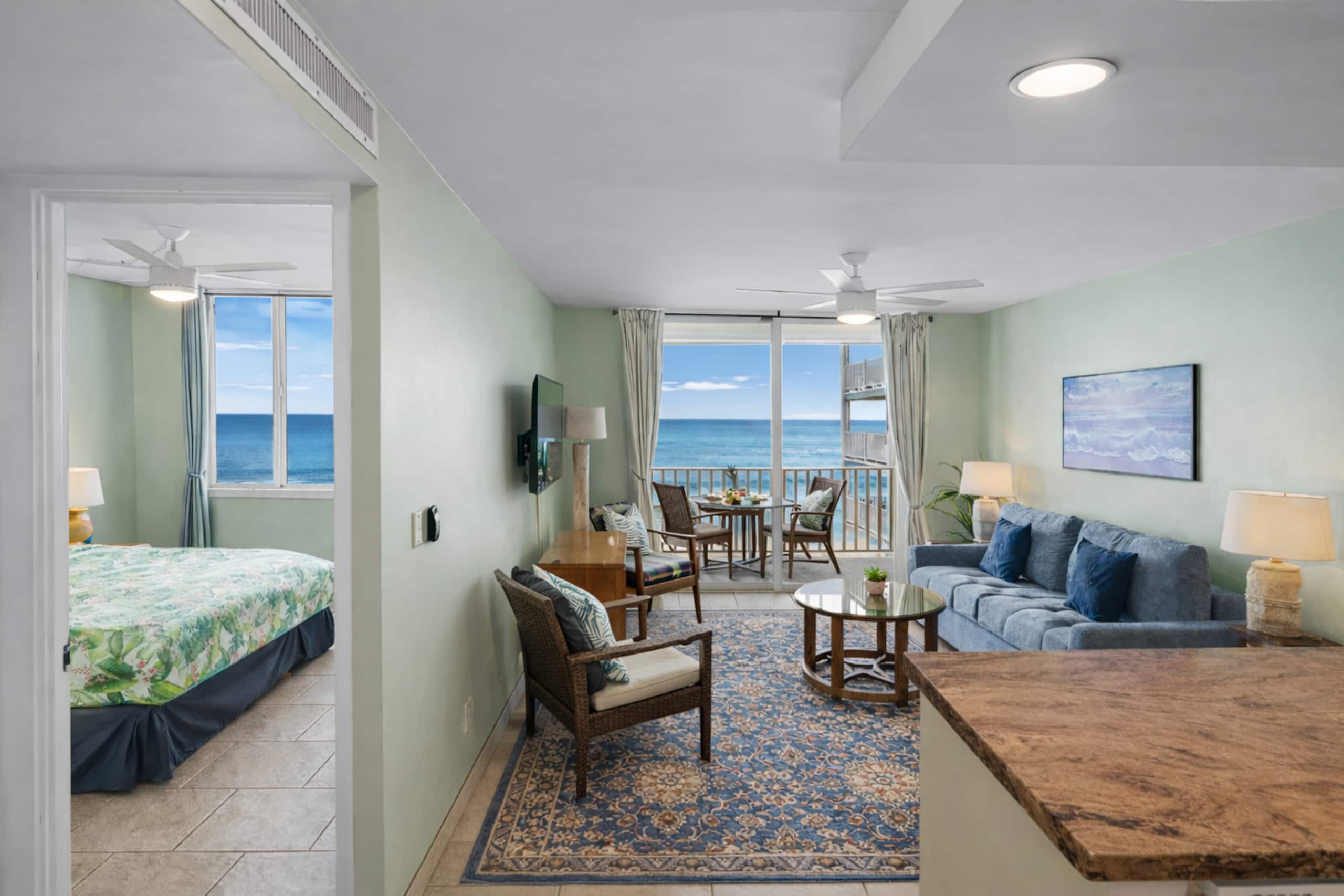 Condo in Kailua-Kona · ★4.93 · 1 bedroom · 2 beds · 1 bath - Image 3