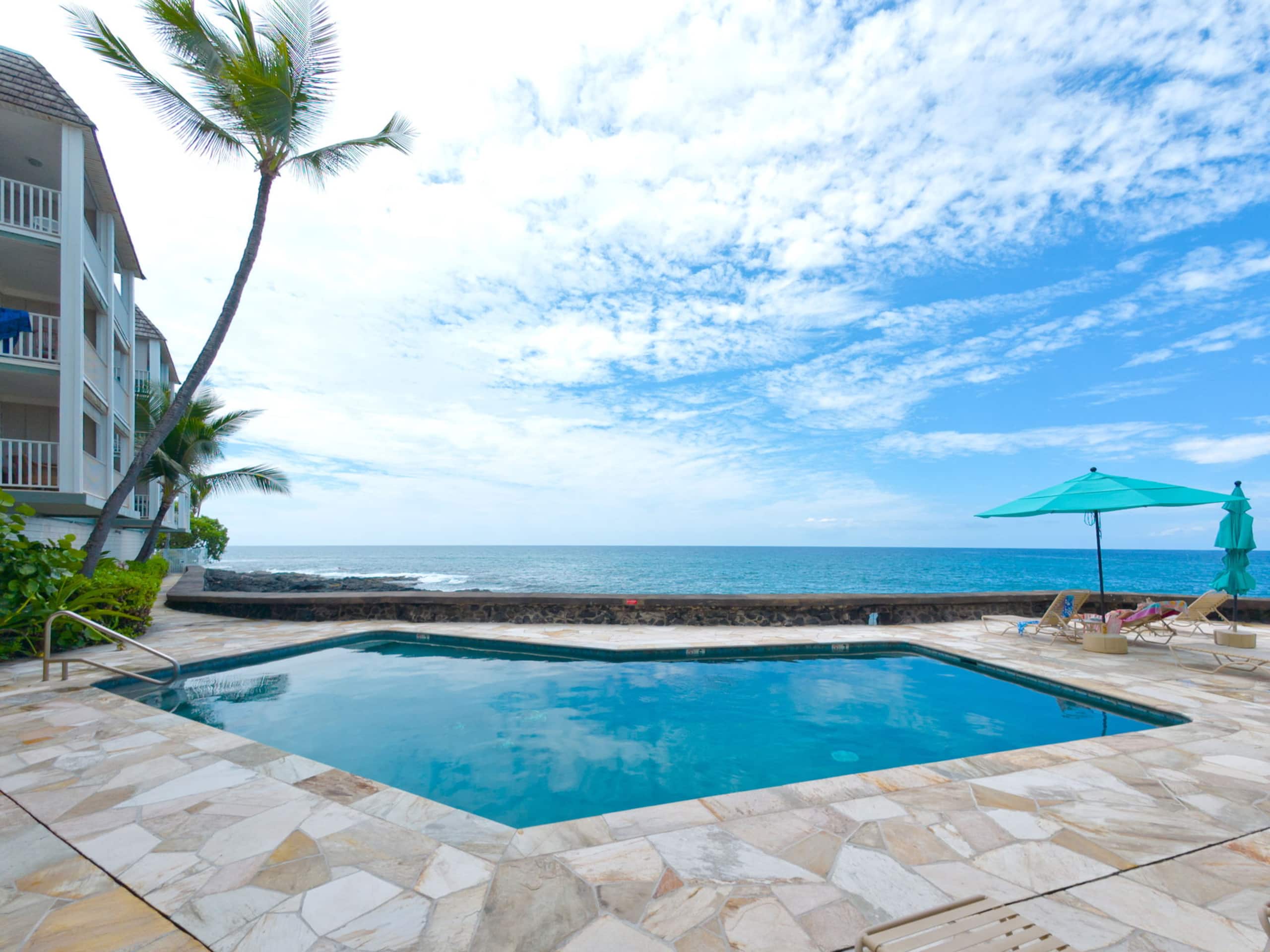 Condo in Kailua-Kona · ★4.93 · 1 bedroom · 2 beds · 1 bath - Image 18