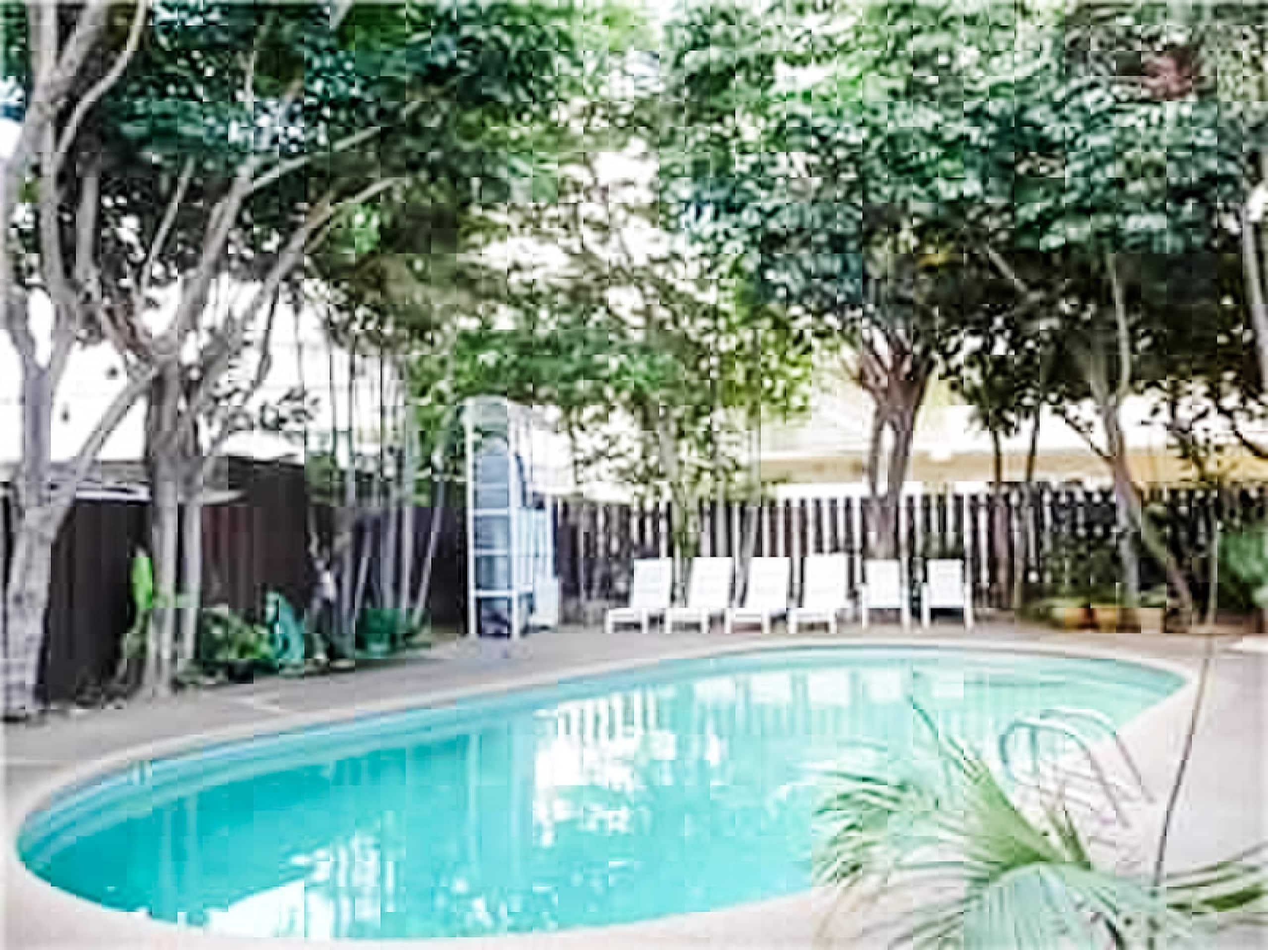 Condo in Honolulu · ★4.74 · 1 bedroom · 1 bed · 1 bath - Image 22