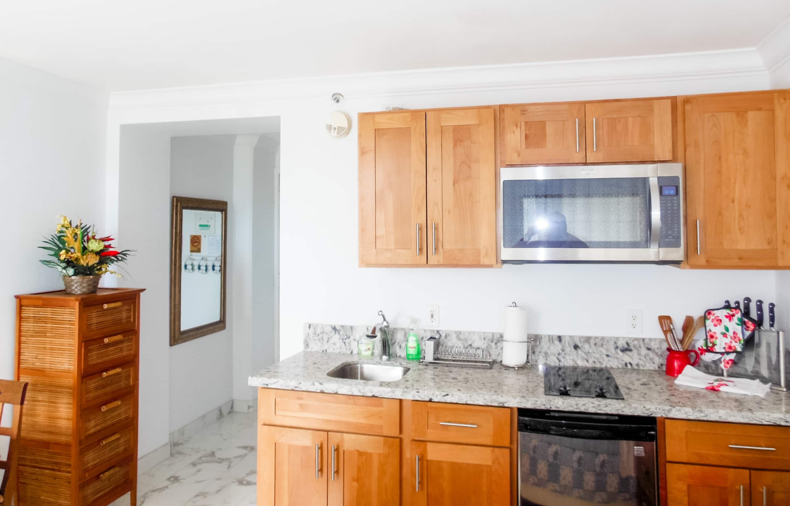 Condo in Honolulu · ★4.74 · 1 bedroom · 1 bed · 1 bath - Image 6