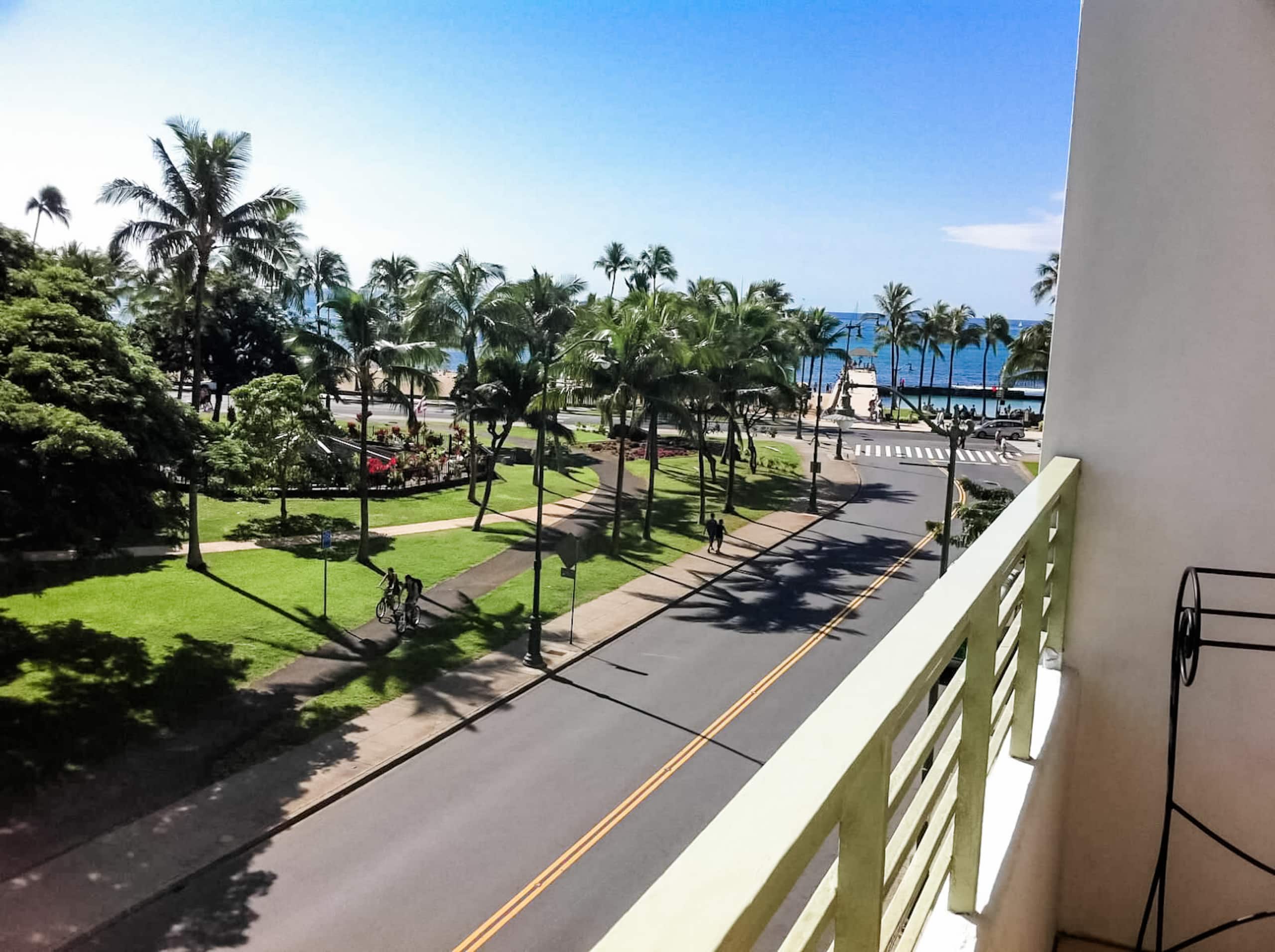 Condo in Honolulu · ★4.74 · 1 bedroom · 1 bed · 1 bath - Image 13