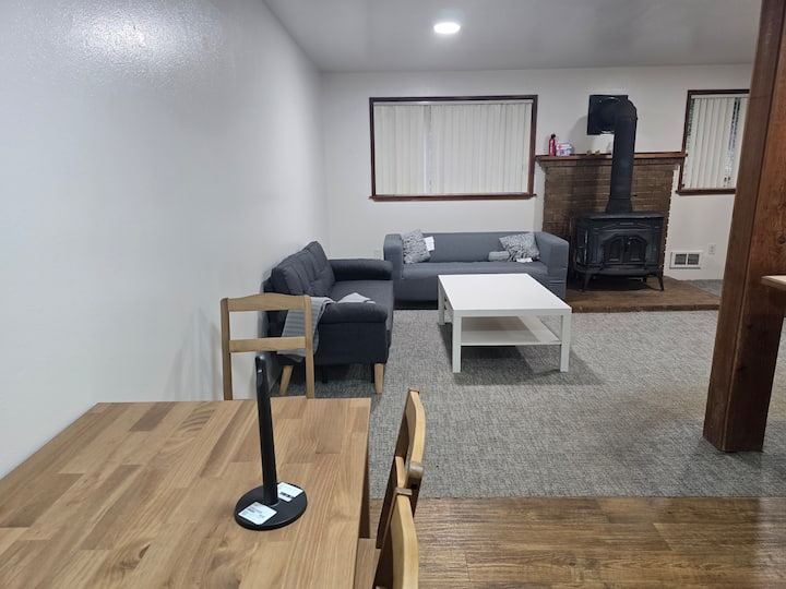 2 Bedrooms Home - B - Redmond, WA