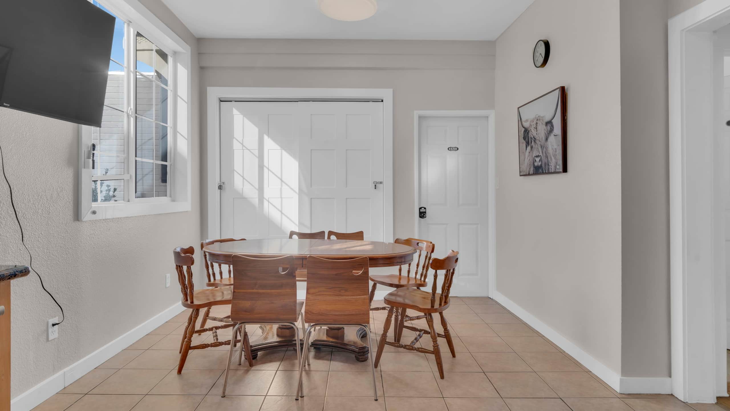 Home in San Francisco · ★4.93 · 5 bedrooms · 6 beds · 3 baths - Image 12