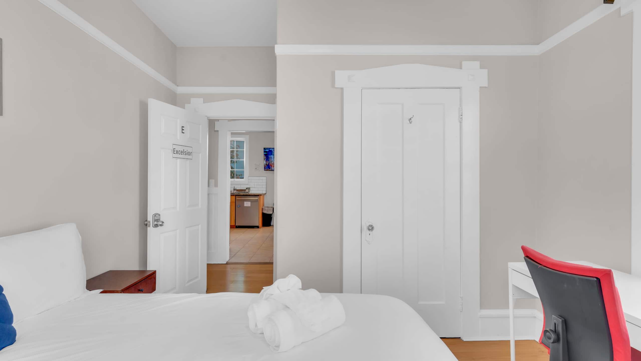 Home in San Francisco · ★4.93 · 5 bedrooms · 6 beds · 3 baths - Image 35