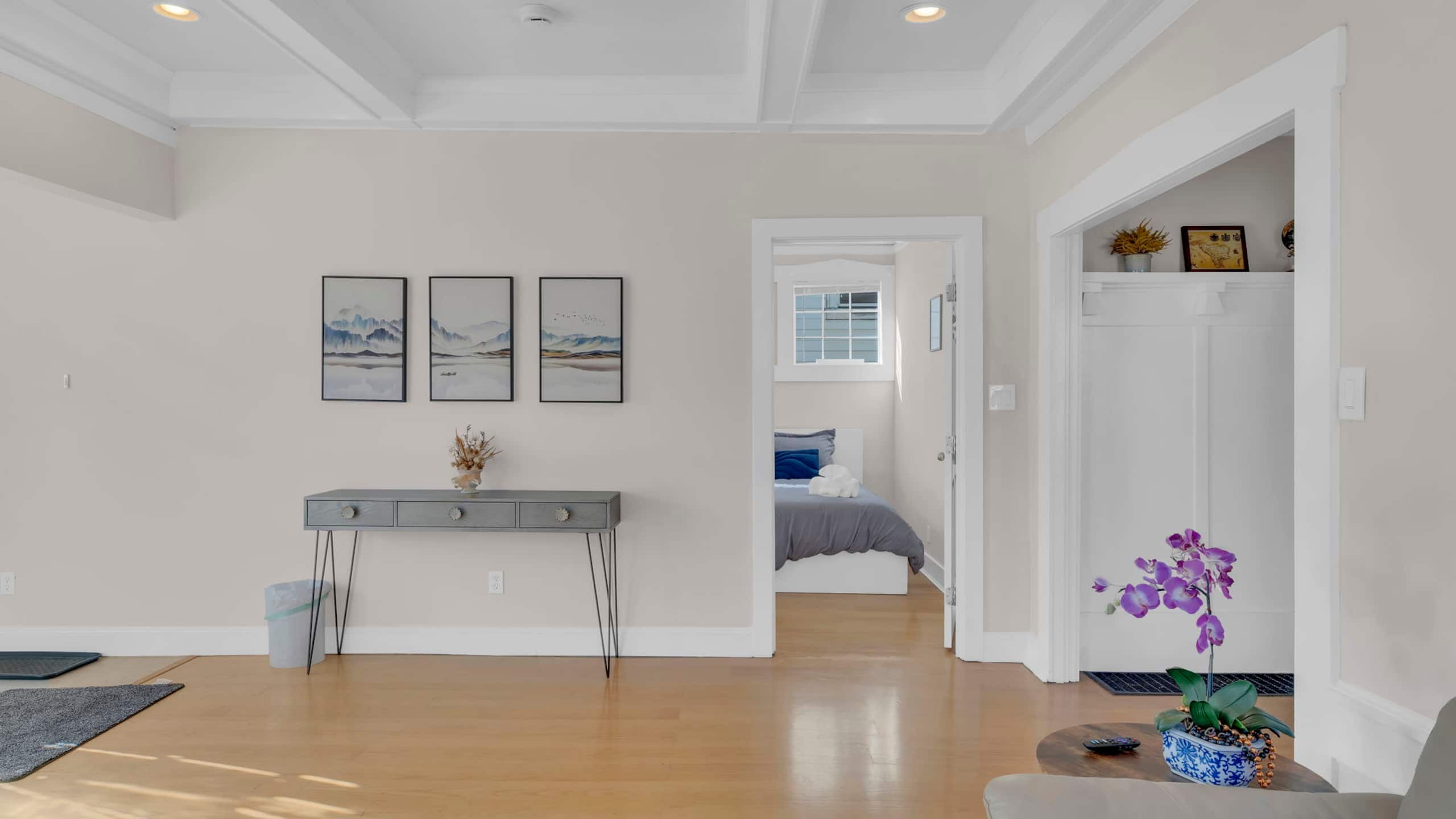 Home in San Francisco · ★4.93 · 5 bedrooms · 6 beds · 3 baths - Image 4