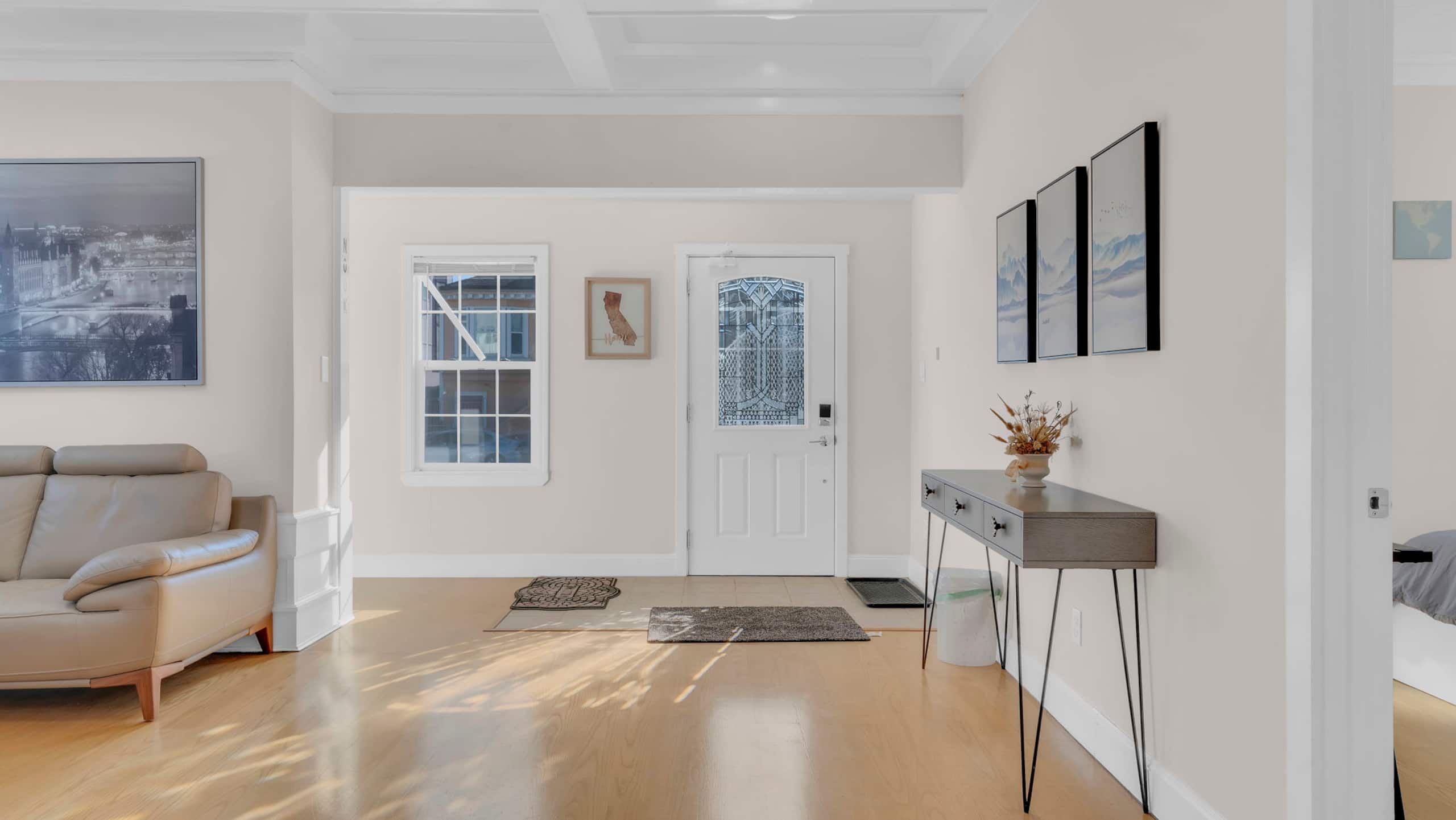 Home in San Francisco · ★4.93 · 5 bedrooms · 6 beds · 3 baths - Image 3