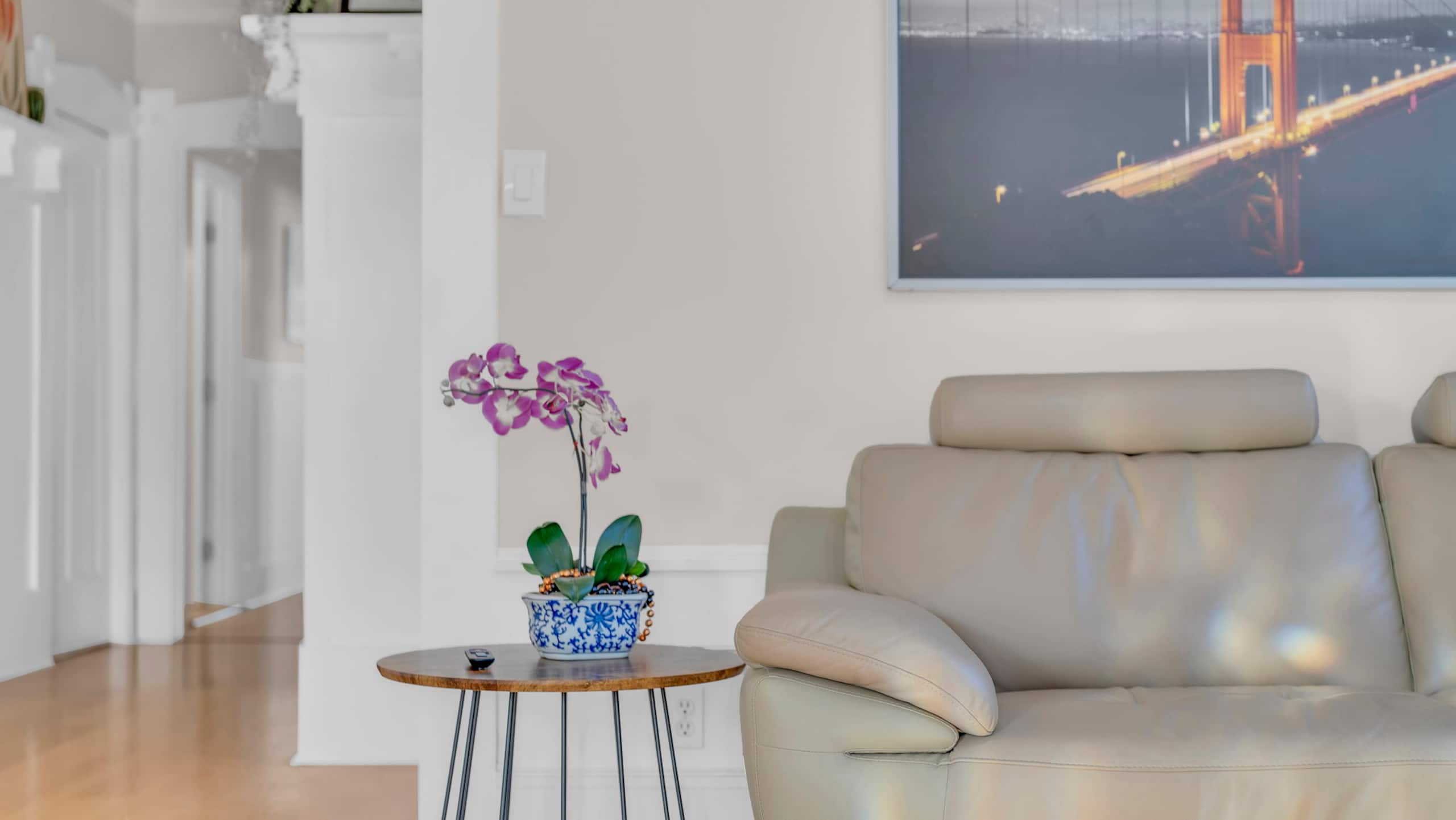 Home in San Francisco · ★4.93 · 5 bedrooms · 6 beds · 3 baths - Image 6