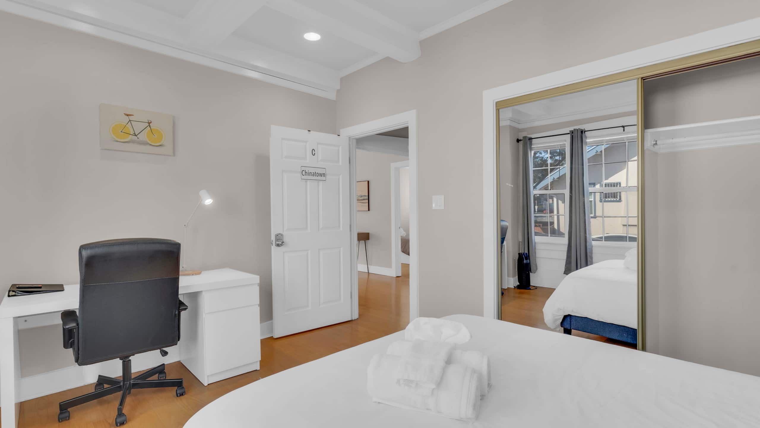 Home in San Francisco · ★4.93 · 5 bedrooms · 6 beds · 3 baths - Image 18