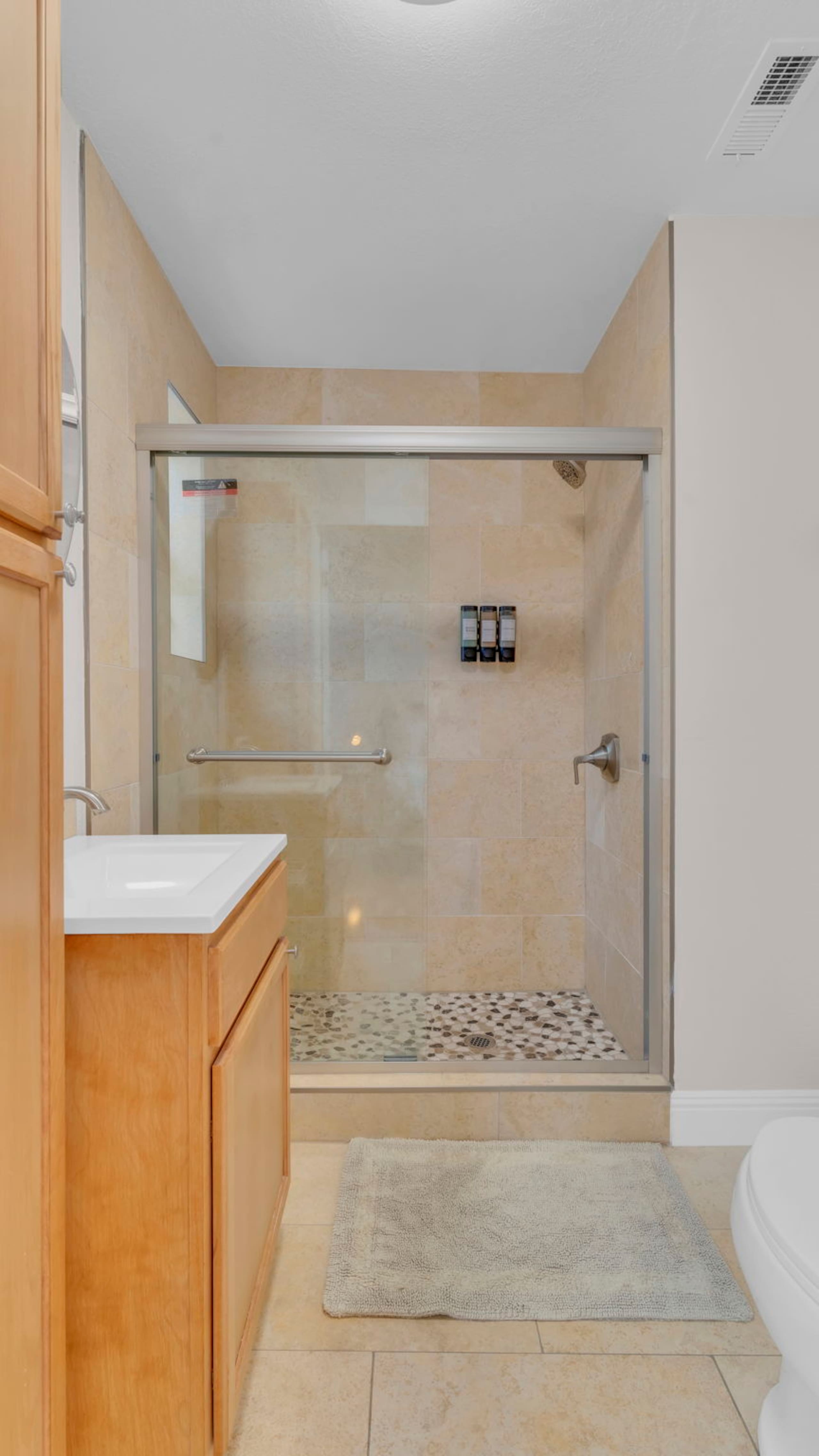 Home in San Francisco · ★4.93 · 5 bedrooms · 6 beds · 3 baths - Image 46