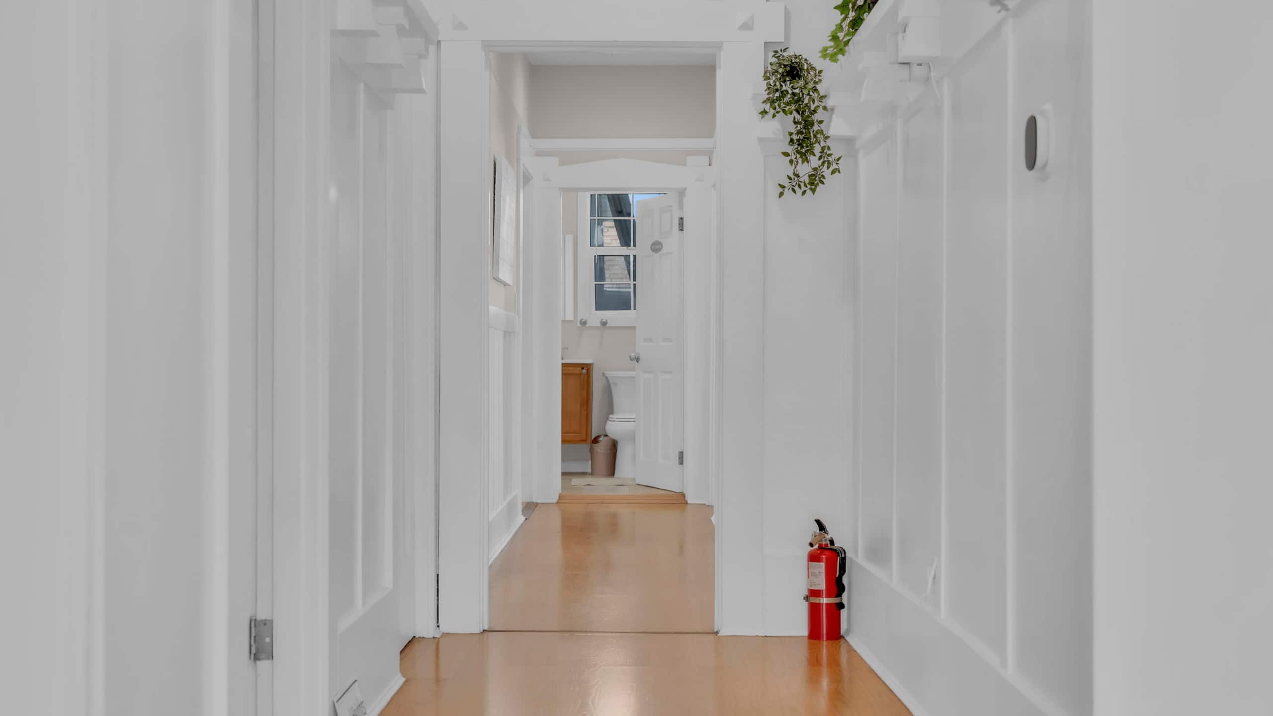 Home in San Francisco · ★4.93 · 5 bedrooms · 6 beds · 3 baths - Image 5