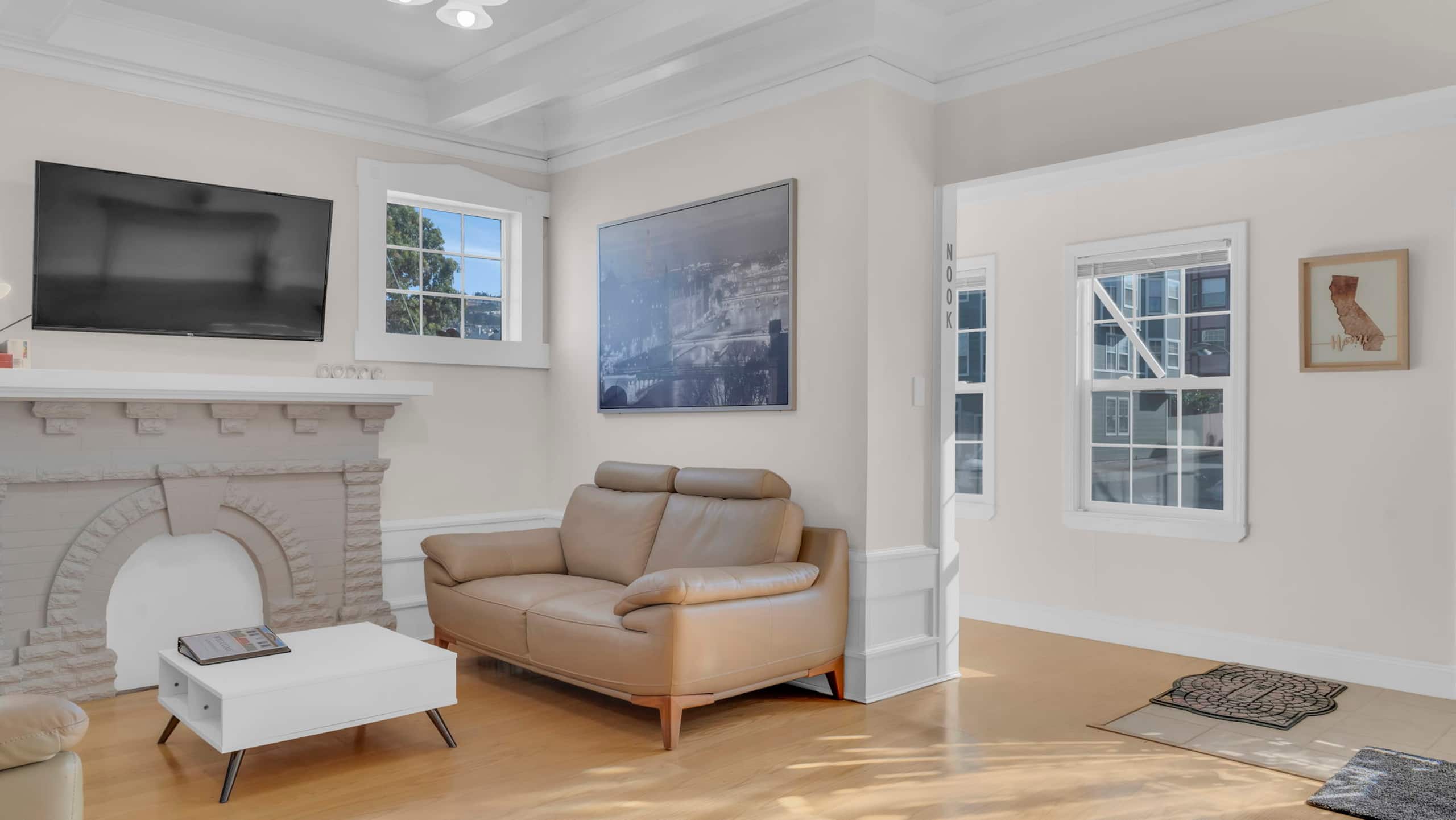 Home in San Francisco · ★4.93 · 5 bedrooms · 6 beds · 3 baths - Image 2