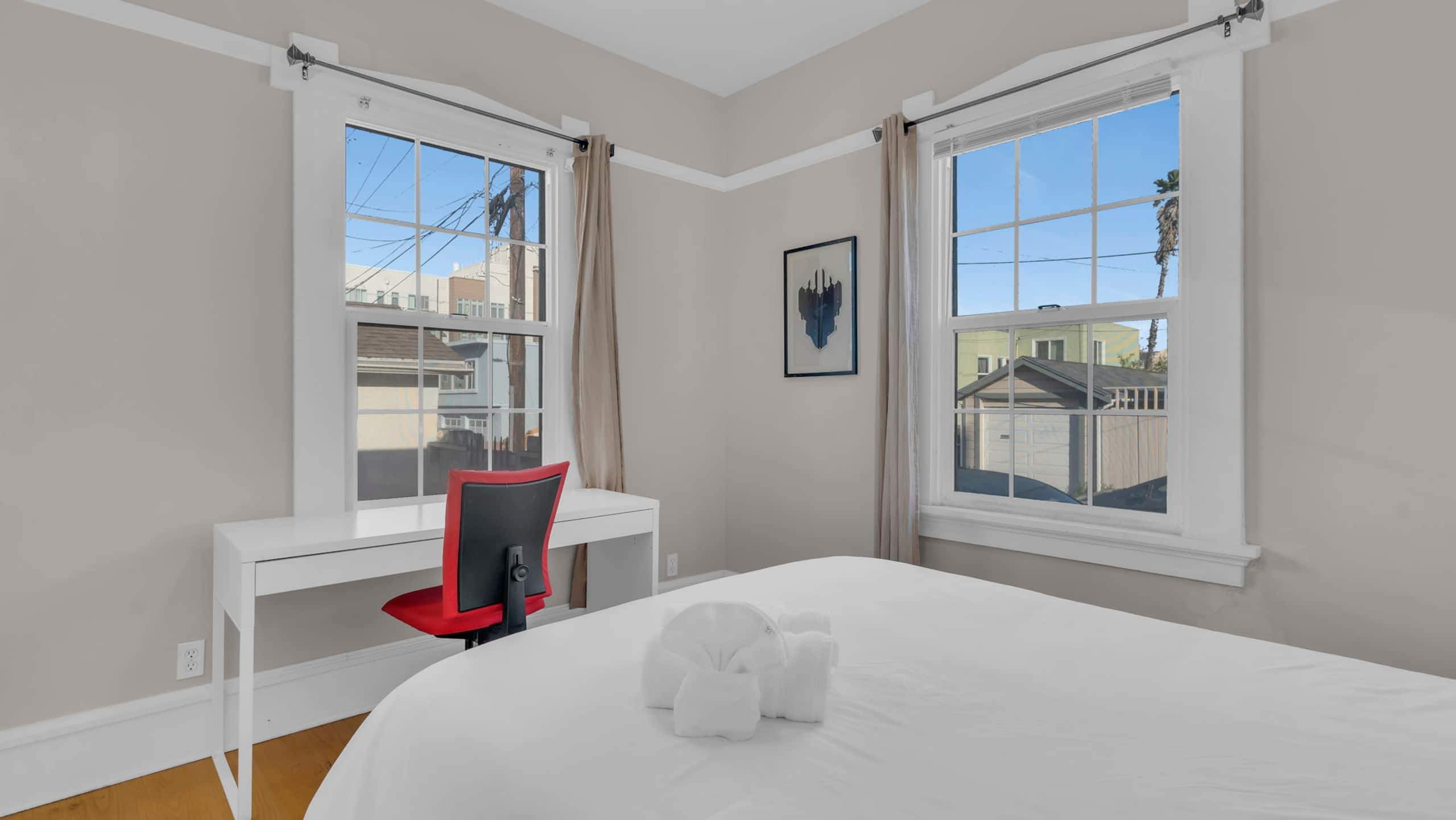 Home in San Francisco · ★4.93 · 5 bedrooms · 6 beds · 3 baths - Image 33