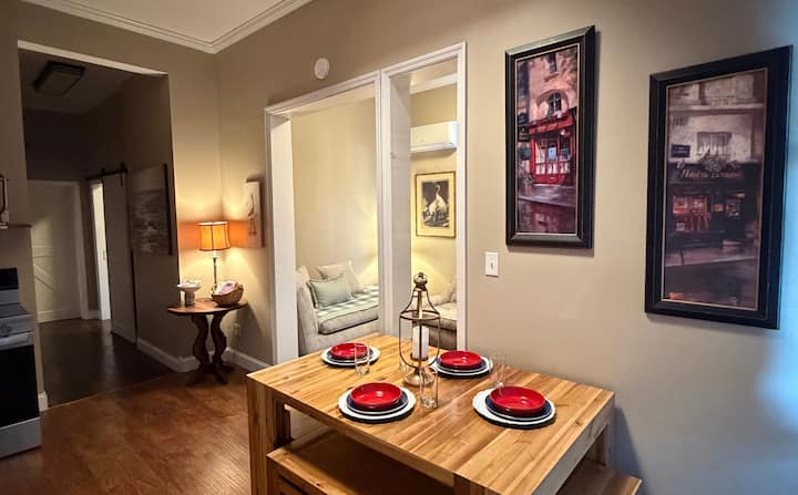 Loft apartment Downtown Pineville Near Laurel Cove