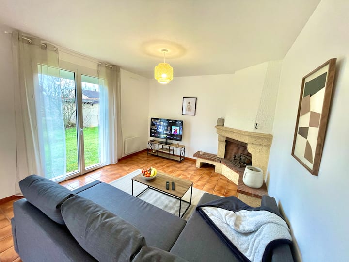 * Au Coin Du Lys * Garage - Jardin - Wifi - L'Isle-Jourdain