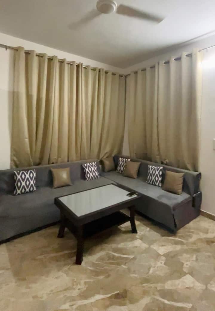 Premium Private Villa- Outdoor Movie+ Jacuzzi+ Bbq - Ahmedabad