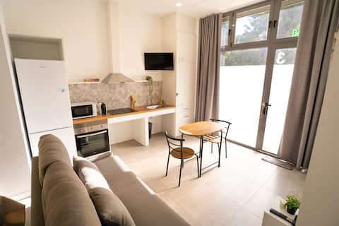 Top Airbnb: Claudia's Apartments, Apartment with double bed. en Rascanya