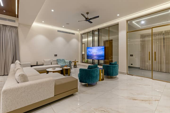 Villa With Pvt Pool, Garden Area & Gazebo - Sonipat