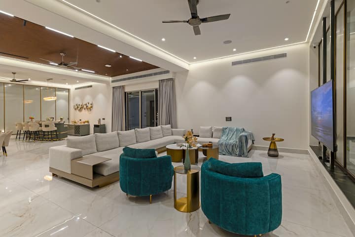Farmhouse With Private Pool, Garden Area & Gazebo - Delhi