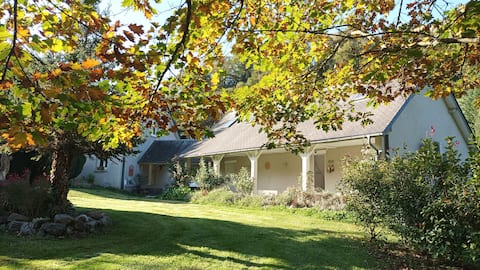 Three-star cottage "At the foot of the mountain"