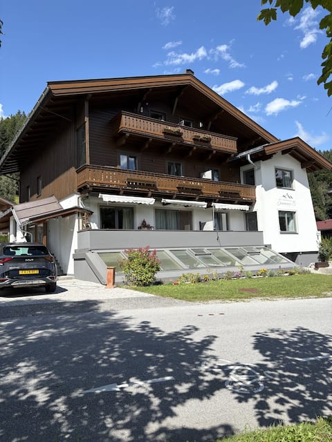 Erfolgreiche Airbnb-Immobilie: Studio Birnhorn in Leogang
