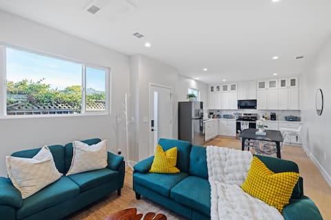 Top Airbnb: Brand New 3BR: 8m to Levi's, KingBed, PetFriendly in Santa Clara