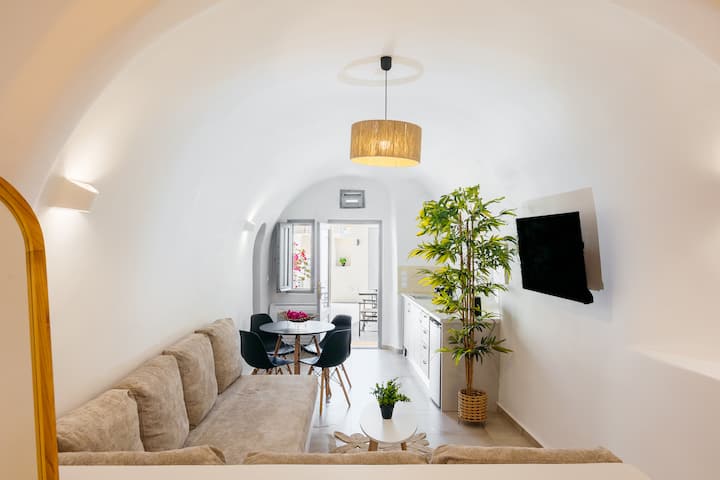 Natural Cave House 7 Min Away From Fira Center - Santorini