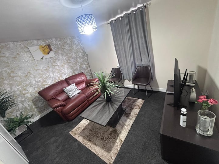Cosy Retreat - Suite 5 - Hamilton, UK