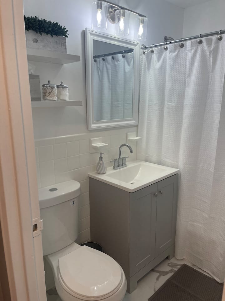 Beautiiful Brand New Studio In Hartfords West End - Hartford, CT