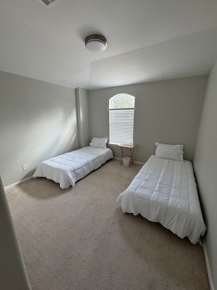 שתי מיטות זוגיות XL 