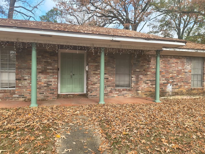 Welcome Home, You Can Rest In A Quiet Place - Jackson, MS