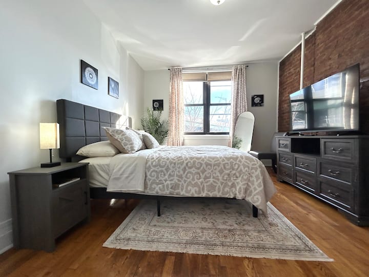 Sunny 2 Bed 1 Bath - Exposed Brick - ニューヨーク