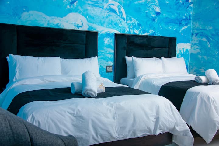 Meriam Base Lodge-lime Suite 2 Beds - Kempton Park
