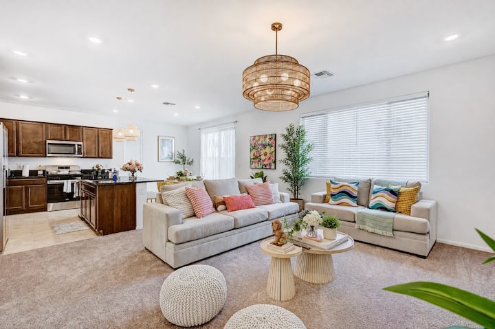 Beautiful Villa ｜8 Beds｜near Strip & Attractions - Las Vegas, NV