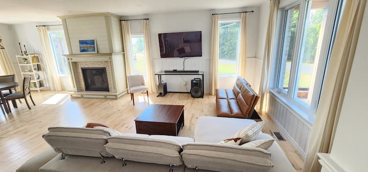 Welcome To Peaceful Pines-your Home Away From Home - Dorval