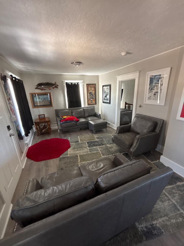 Cozy Bungalow - Casper, WY