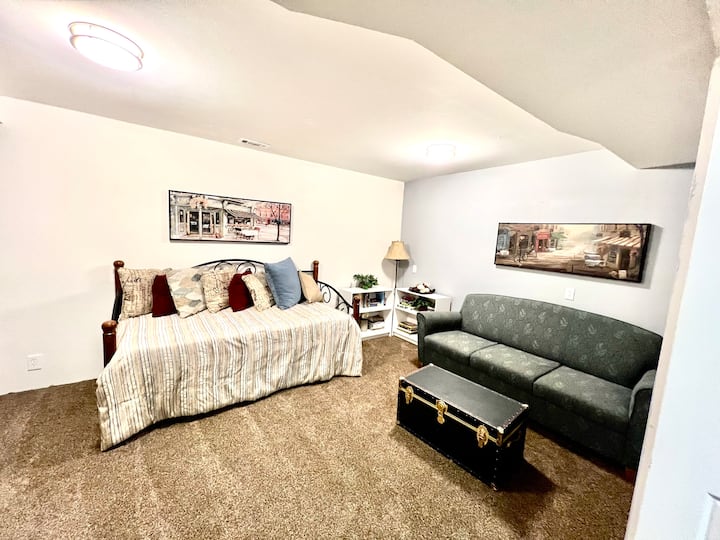 Cedar Comfort Awaits You! Gateway To Red Rocks! - Cedar City, UT