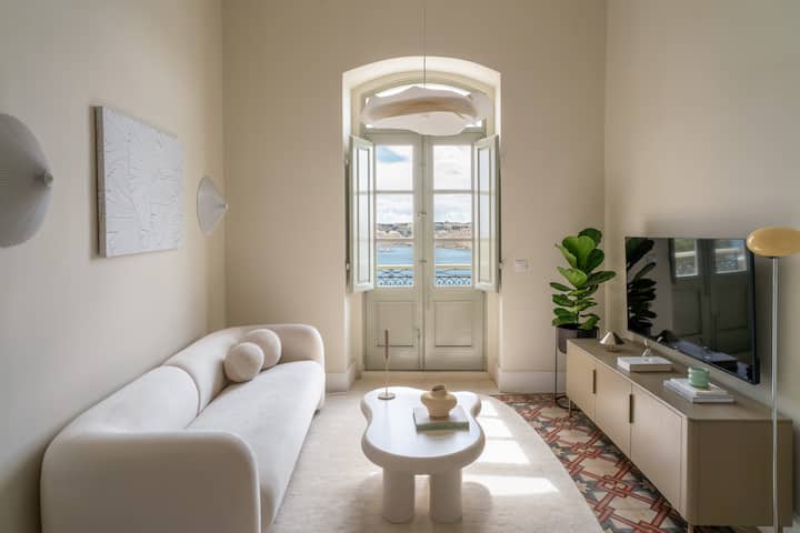 Elegant Seaview 2 Bedroom Flat With Balcony Ldem-5 - Valletta, Malta