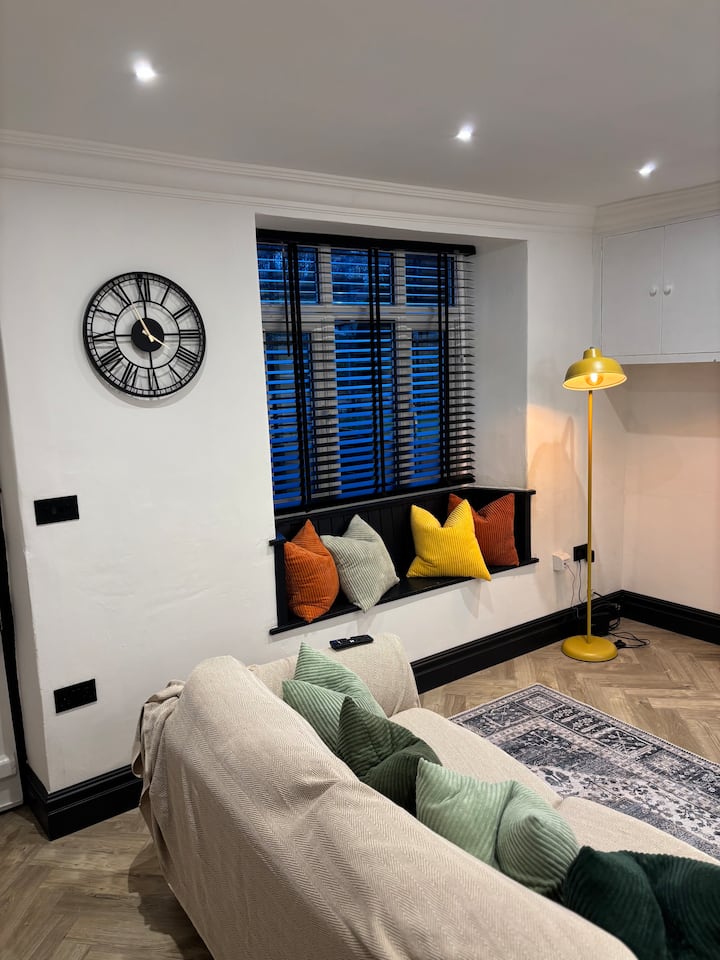 Square Cottage, Lake District Levens Pets Welcome - Kendal Castle