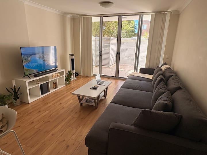 Luxury Bright Modern Apartment In Prime Location - Parramatta