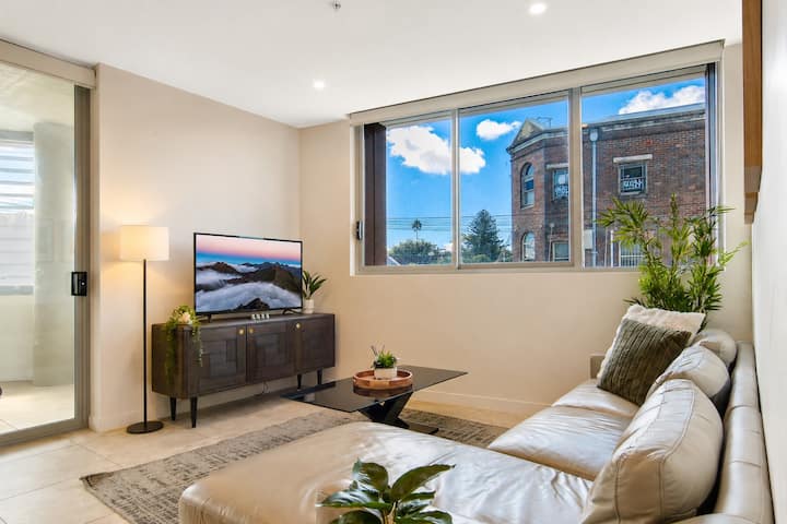 Tranquil Tokyo-style 3br Apartment Near Everything - Carlton