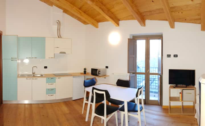 Casa Con Giardino Condiviso - Teglio