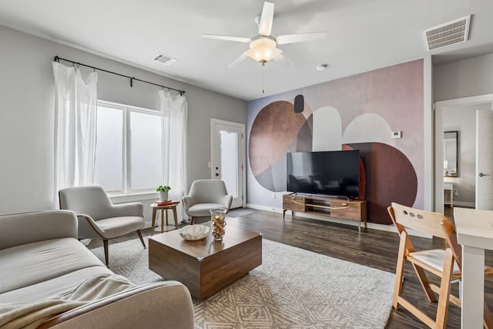 10br Duplex | 2 Kitchens | Perfect For Families - Edmond