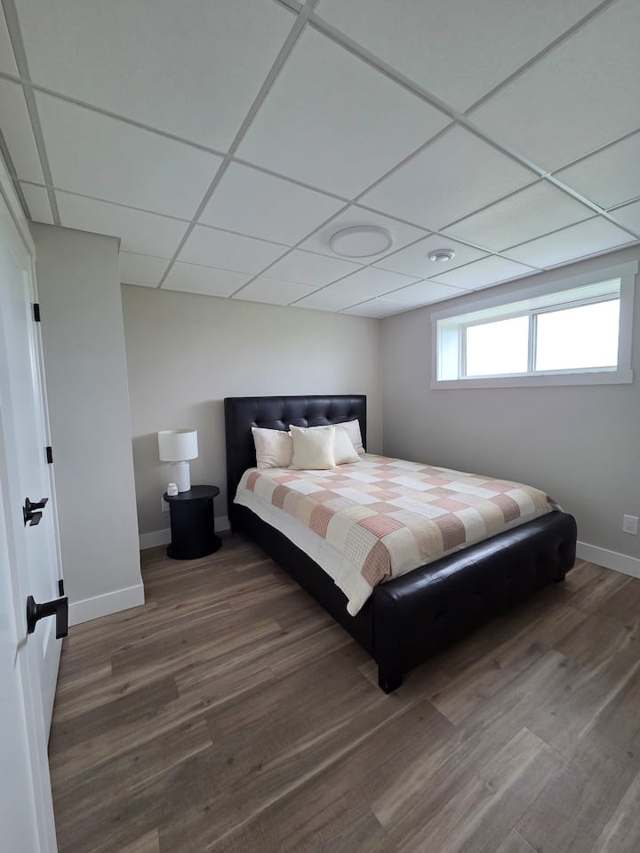 Acreage 2 Bedroom Suite - 서스캐처원