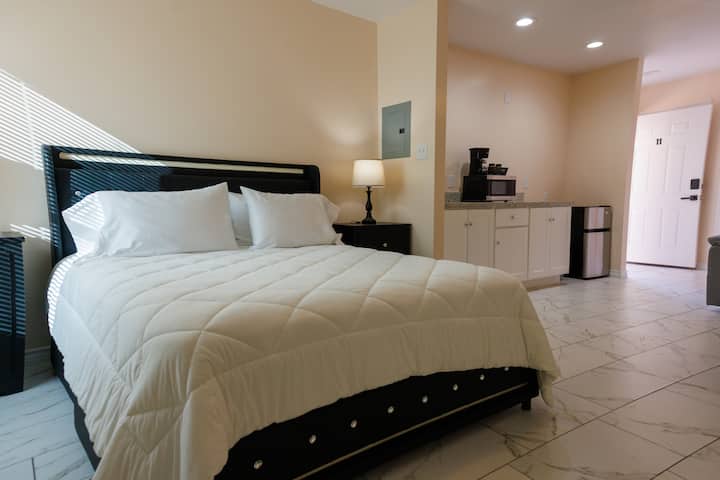 Unit #3 Palisades Heights Pads - El Indio