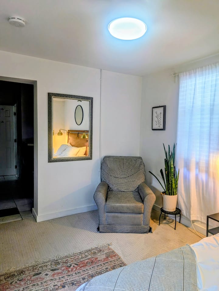 Clean And Simple Private Studio - Park Hill - Denver